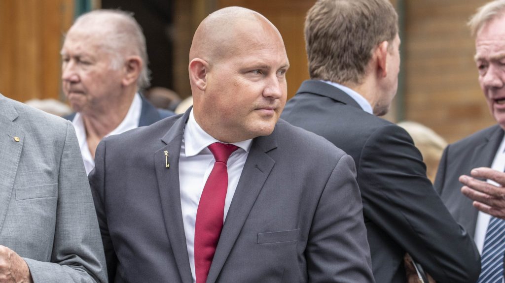 Thumbnail for Queensland Speaker Pitt returns to active duties after mental health break