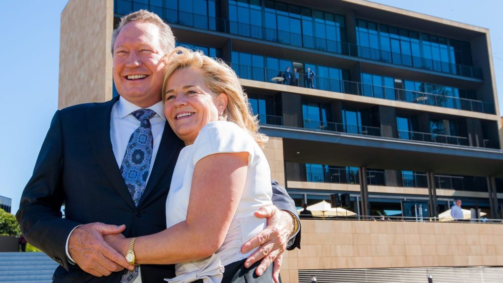  Andrew 'Twiggy' Forrest, pictured with his now-estranged wife Nicola Forrest has been exonerated claims that he had an improper relationship with a Fortescue Metals employee. (AAP Image/Supplied by University of WA) 