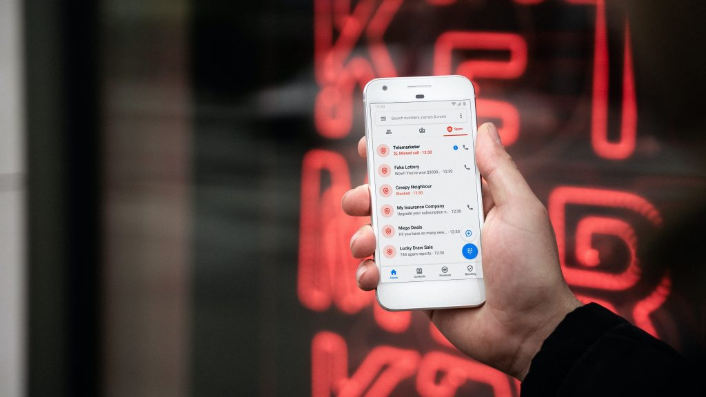 Fraudsters may try to impersonate tax officials by contacting individuals via a link to a fake myGov login page. (Image: Lindsey Lamont/Unsplash)