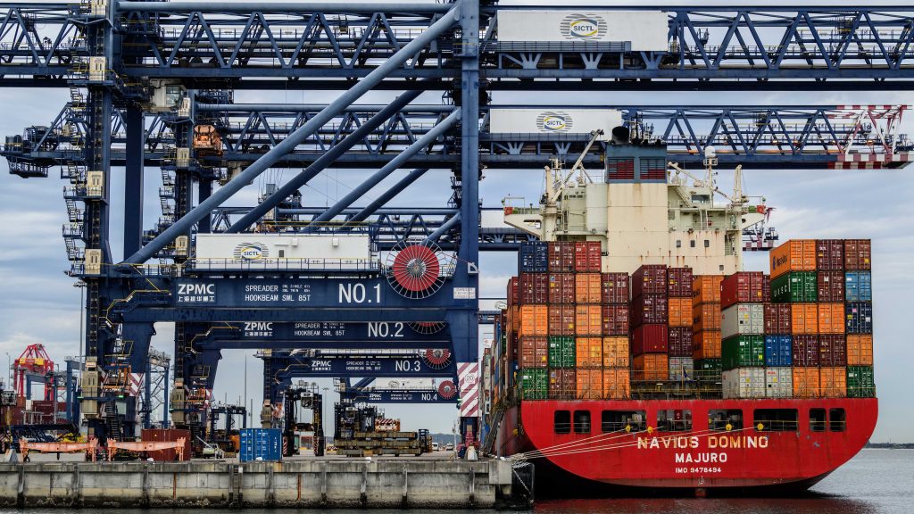Thumbnail for Maritime unions meet with DP World in bid to hammer out new wages deal