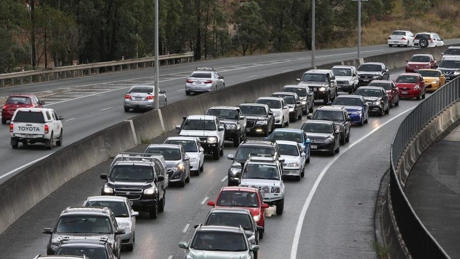 Peak hour on the Centenary Highway in Brisbane where the "lunacy" road rage took place. (ABC image)