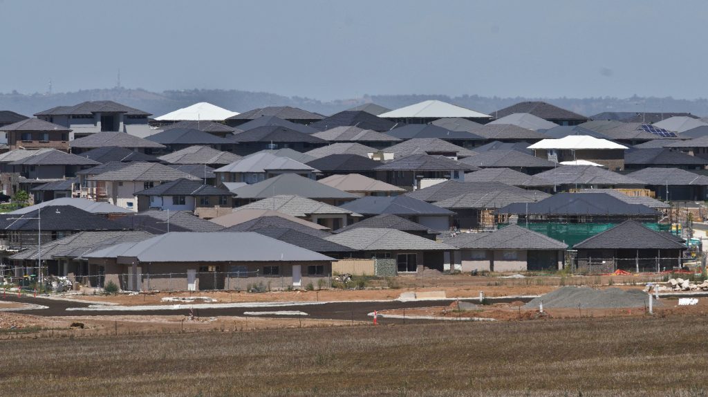 Australians are world leaders in heat-proofing suburbs but it's a lesson we aren't applying at home. (AAP Image/Ben Rushton) 
