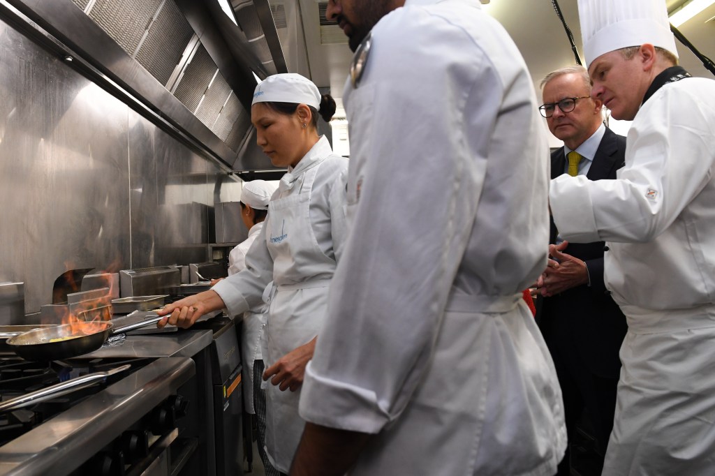 Thumbnail for Crackdown targets dodgy skills providers as part of wider training review