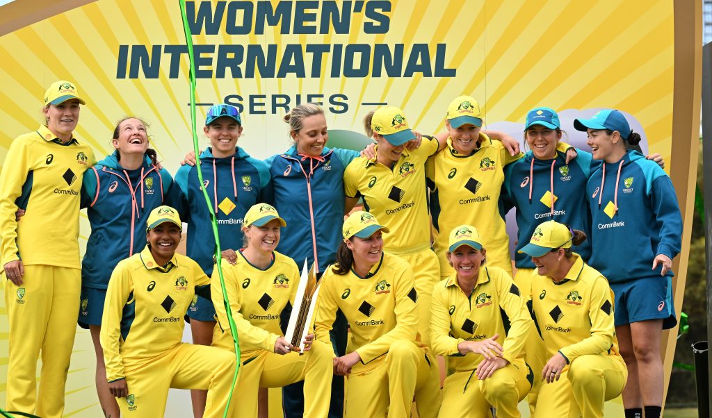 Thumbnail for Sisters in arms: Cricketers throw weight and wages behind netballers in bitter pay dispute