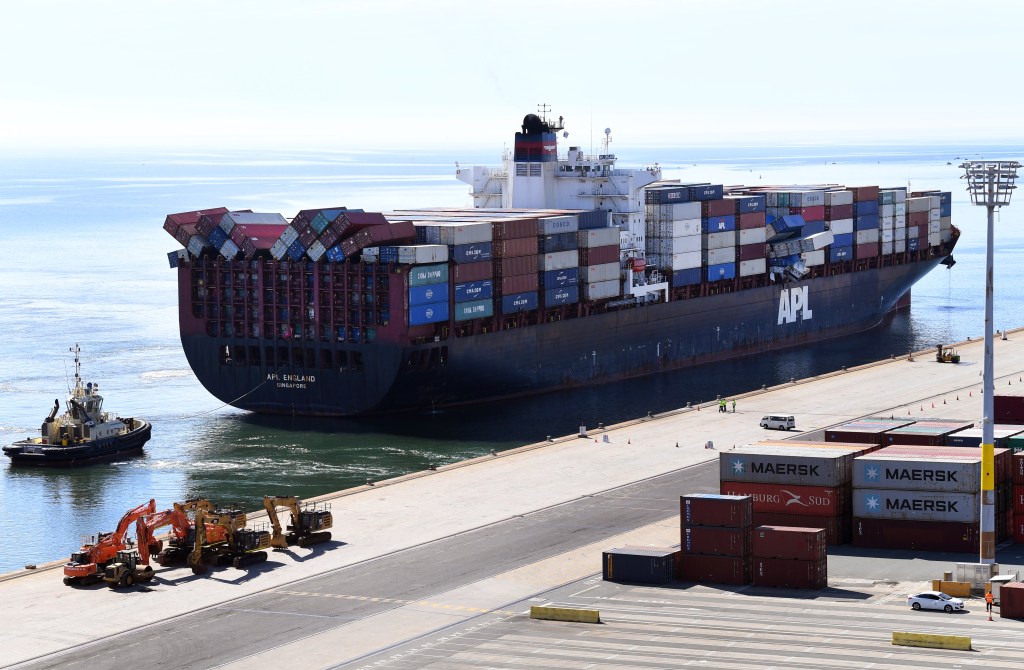 Thumbnail for Union demands federal probe into ‘appalling’ cyber attack on Aussie ports