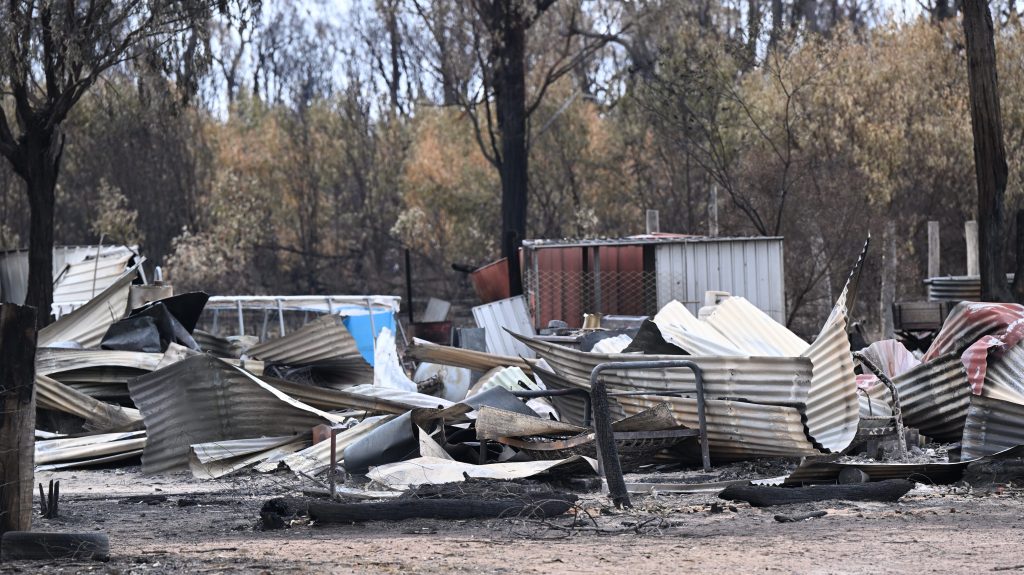 Thumbnail for Cool change to greet returning Qld bushfire evacuees