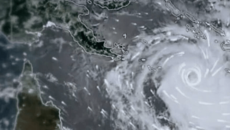 Thumbnail for Cyclone and earthquakes to the north of us, heatwaves and bushfires to the south