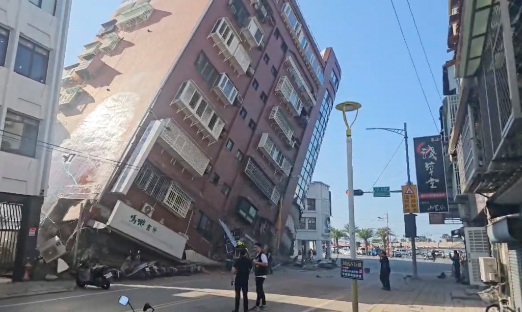 Thumbnail for Four dead as big quake rocks Taiwan; tsunami alerts in Japan and Philippines