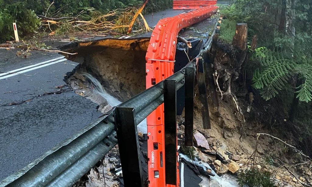 Thumbnail for A rain reprieve at last but hundreds still in danger as Sydney faces clean-up
