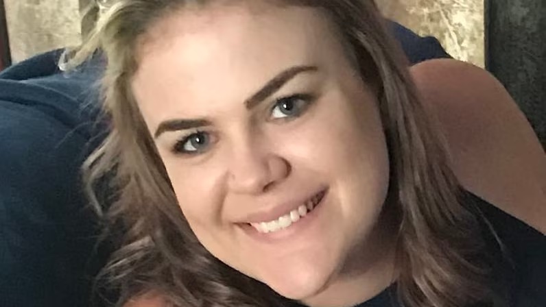 Thumbnail for Police search house, find gun they believe killed Mackay mother in driveway