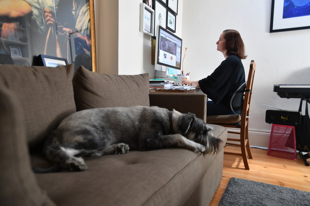 Selling your first home evokes memories from all directions.  (AAP Image/David Mariuz) 