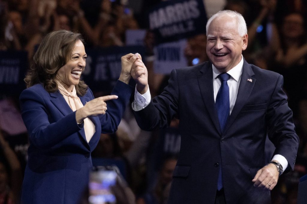 epa11532116 Democratic presidential candidate US Vice President Kamala Harris (L) holds a campaign rally with her new running mate Democratic vice presidential candidate Minnesota Governor Tim Walz (R),. EPA/MICHAEL REYNOLDS