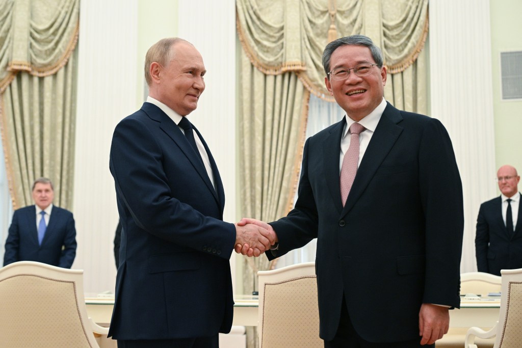 Thumbnail for Superpowers come together as Putin, Li meet to discuss trade
