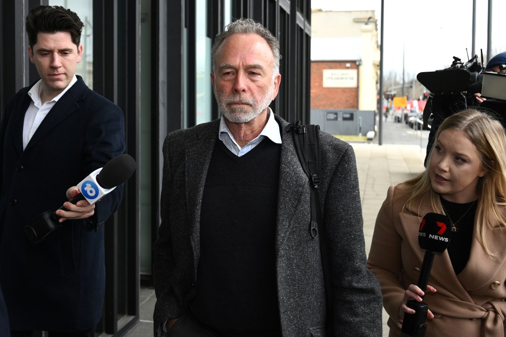 William Swale (centre) arrives at the Ballarat Magistrates' Court Court in Ballarat, Victoria, Monday, September 16, 2024. (AAP Image/Joel Carrett) NO ARCHIVING