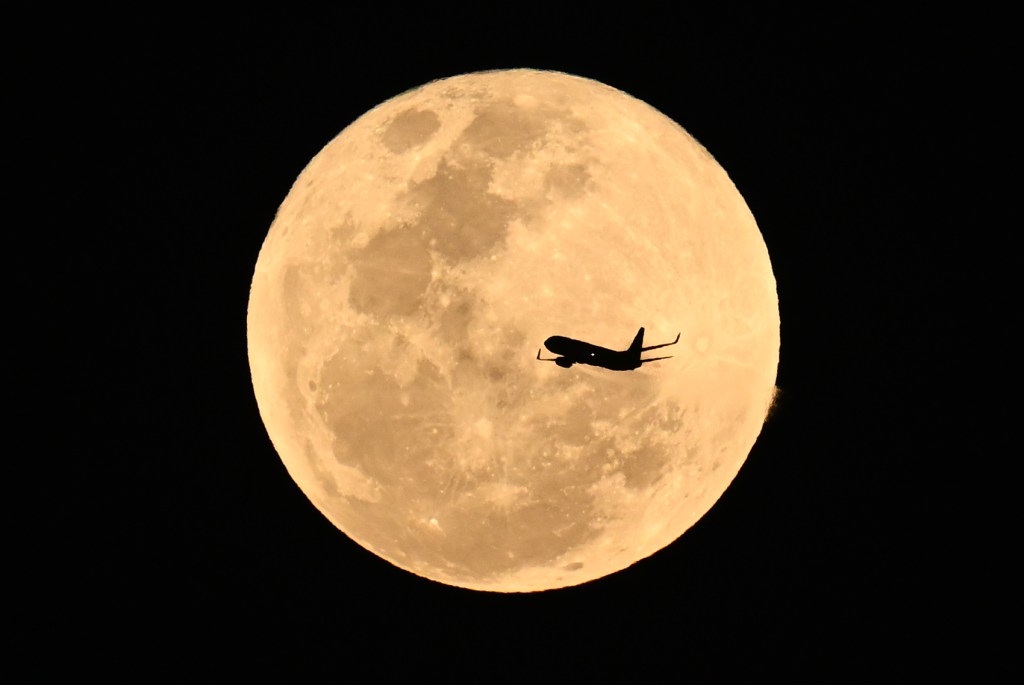 Thumbnail for ‘Harvest Supermoon’ shines on stargazers around the country