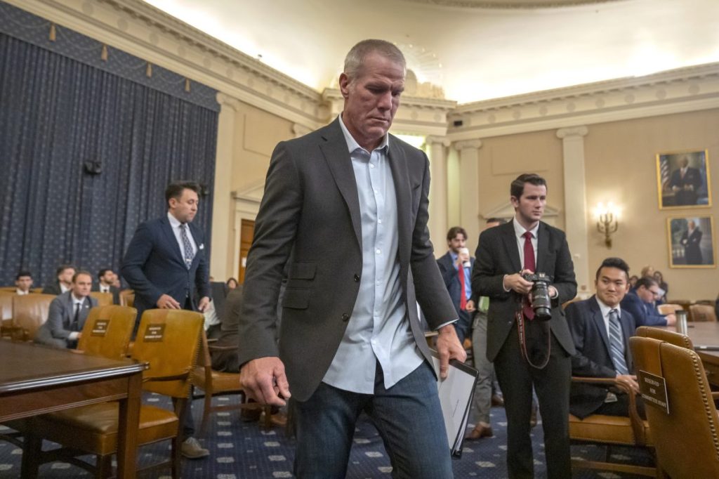 Thumbnail for Legendary NFL quarterback Brett Favre reveals he has Parkinsons